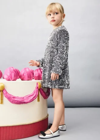 Abito a maniche lunghe con paillettes