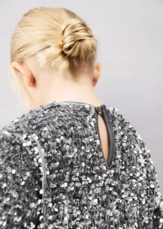 Abito a maniche lunghe con paillettes