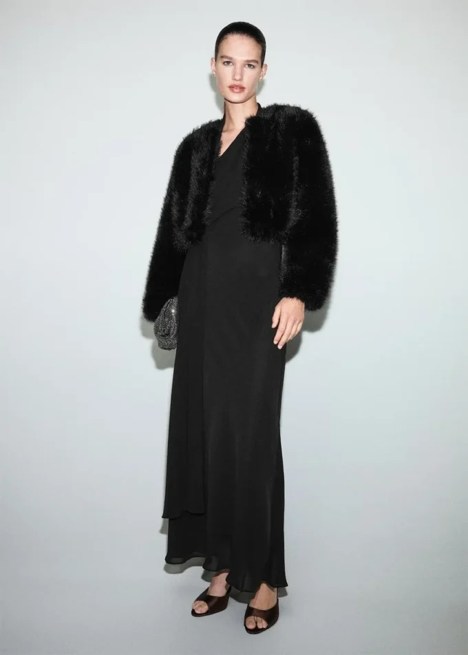 Abito asimmetrico con sciarpa Abito asimmetrico con sciarpa