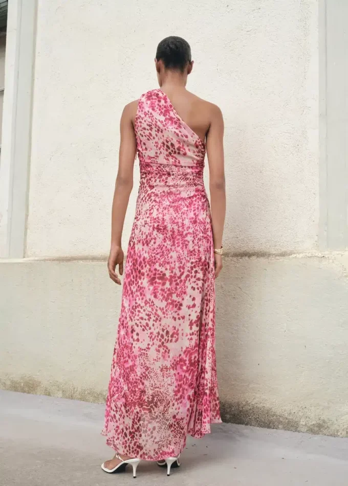 Abito asimmetrico con stampa animalier Abito asimmetrico con stampa animalier