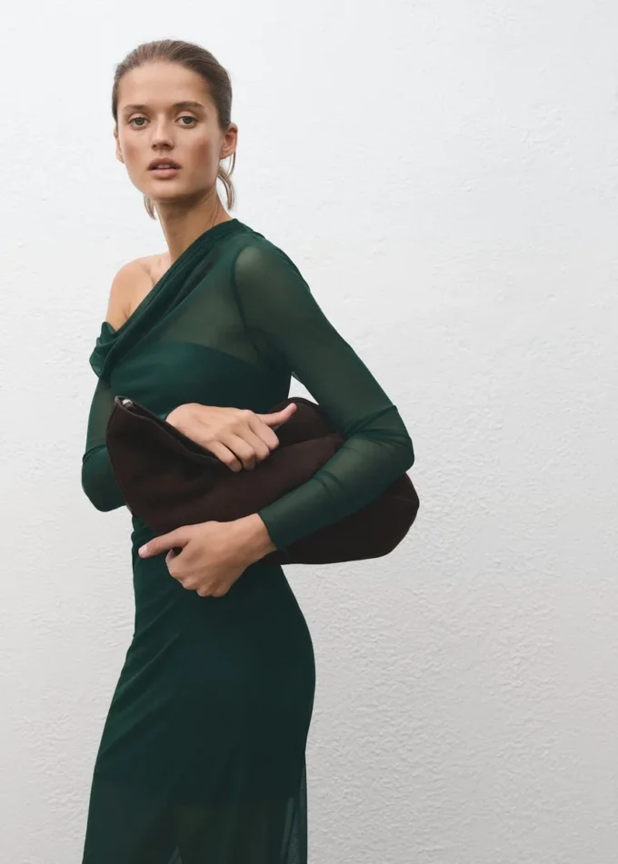 Abito asimmetrico semitrasparente Abito asimmetrico semitrasparente