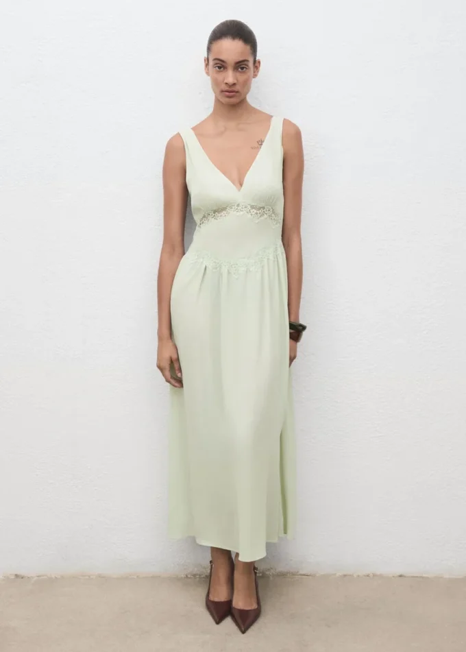 Abito con canotta in pizzo Abito con canotta in pizzo