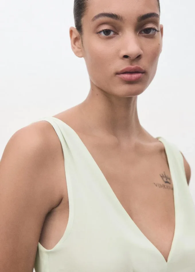 Abito con canotta in pizzo Abito con canotta in pizzo