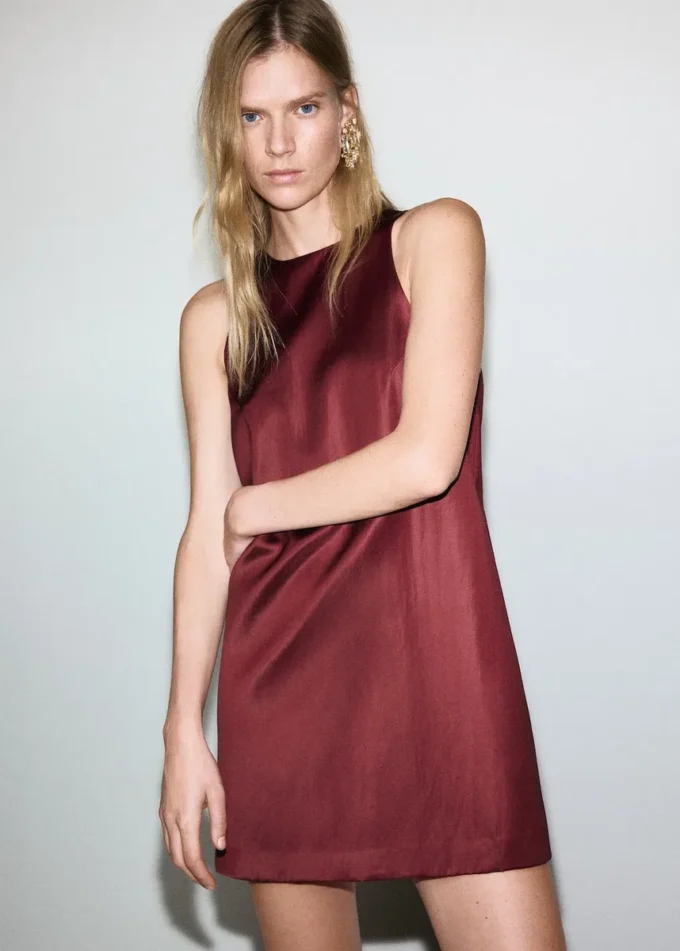 Abito con cintura in raso Abito con cintura in raso