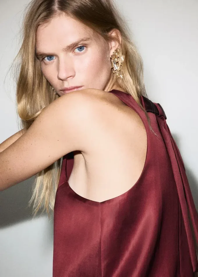 Abito con cintura in raso Abito con cintura in raso