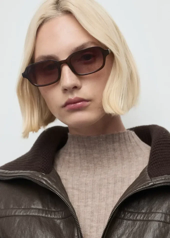 Abito con collo Perkins a costine Abito con collo Perkins a costine