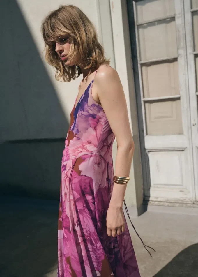 Abito con godet floreale Abito con godet floreale