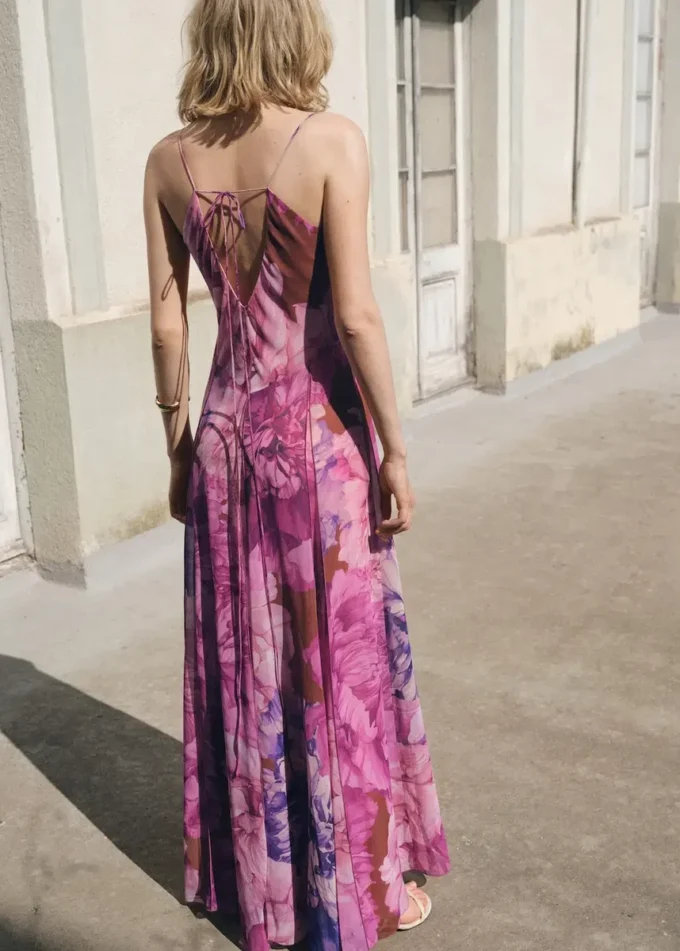 Abito con godet floreale Abito con godet floreale