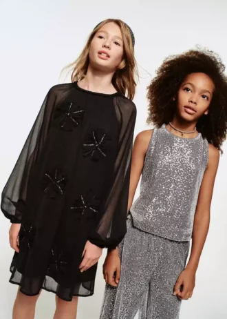 Abito con ricami floreali