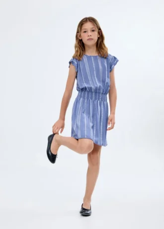 Abito con ricami floreali