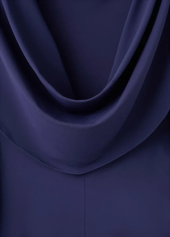 Abito con schiena scoperta in maglia fine Abito con schiena scoperta in maglia fine