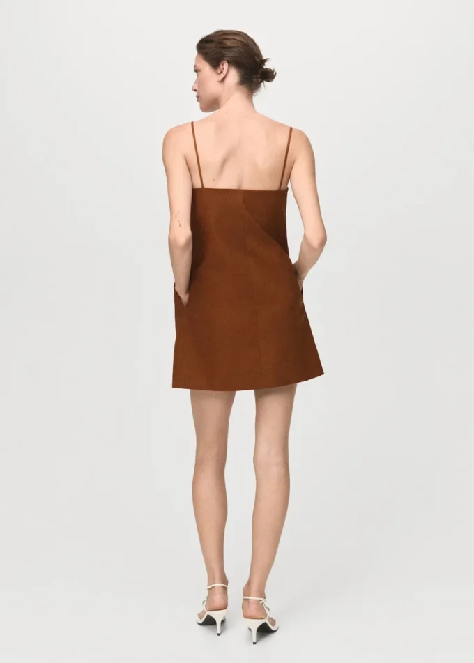 Abito con scollo a fiocco Abito con scollo a fiocco