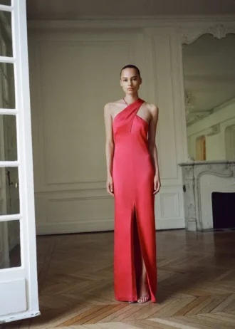 Abito con scollo incrociato e spacco