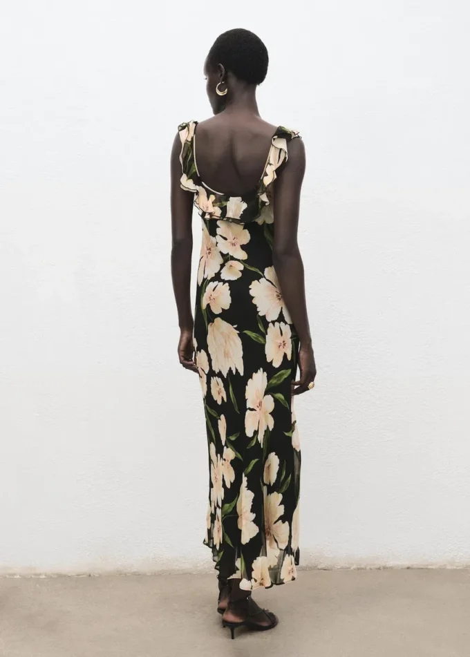 Abito con stampa floreale e dettagli con volant Abito con stampa floreale e dettagli con volant