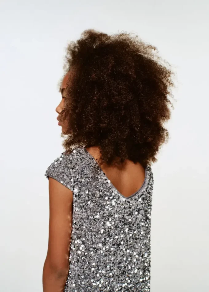 Abito corto con paillettes Abito corto con paillettes