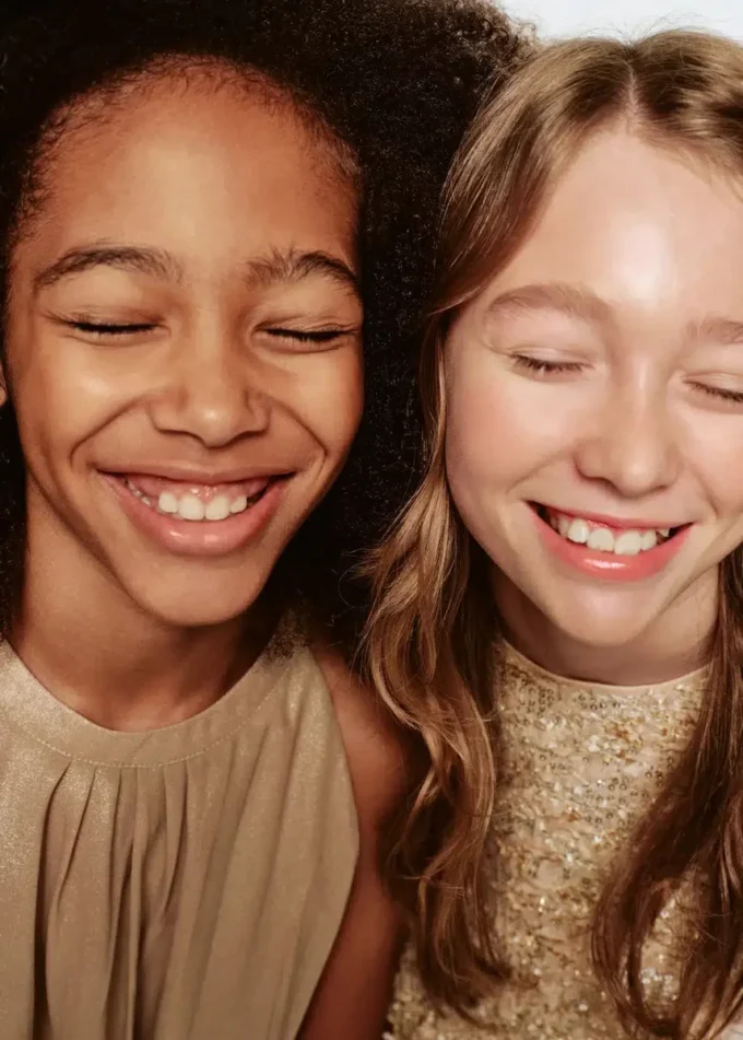 Abito corto con paillettes Abito corto con paillettes