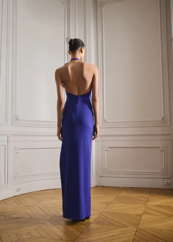 Abito drappeggiato con scollo all’americana e motivo floreale Abito drappeggiato con scollo all’americana e motivo floreale