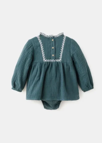 Abito e ranocchia con dettagli ricamati