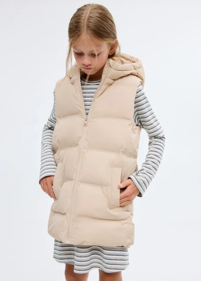 Gilet lungo con cappuccio Gilet lungo con cappuccio