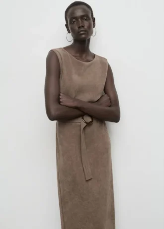 Abito in maglia con cintura