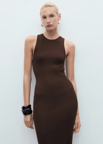 Abito in maglia con scollo all’americana