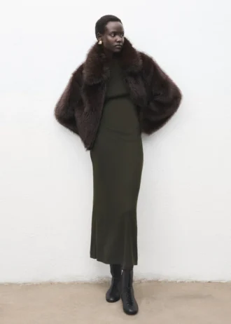 Abito in maglia fine con arricciature sui fianchi