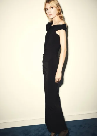 Abito in maglia fine con decorazioni a volant