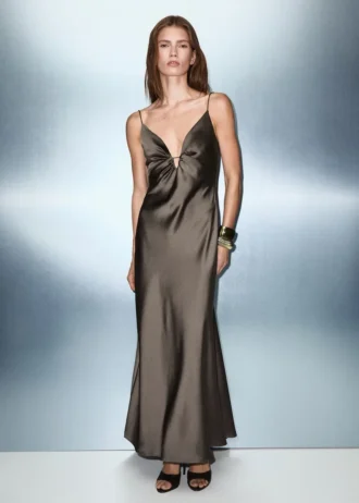 Abito in raso con scollo a V