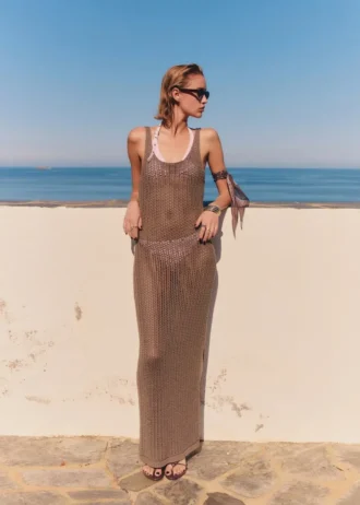 Abito lungo lavorato all’uncinetto