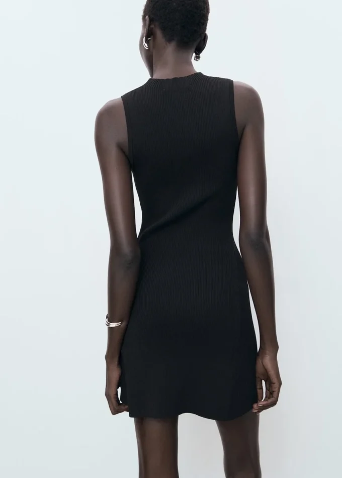 Abito maglione aderente Abito maglione aderente