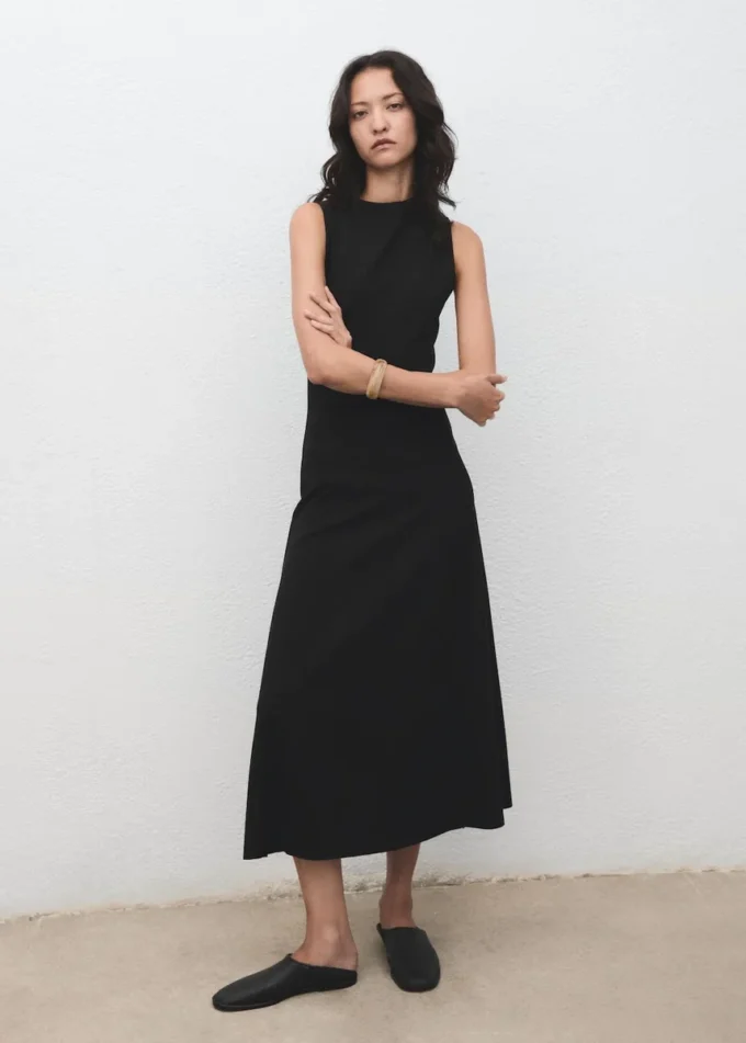 Abito midi con cuciture Abito midi con cuciture