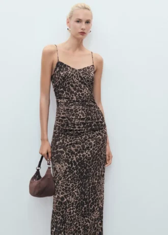 Abito midi con ruches e stampa leopardata