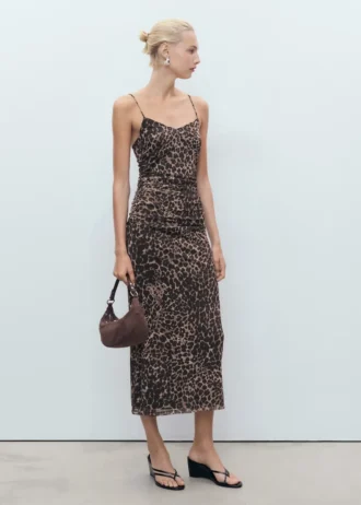 Abito midi con ruches e stampa leopardata