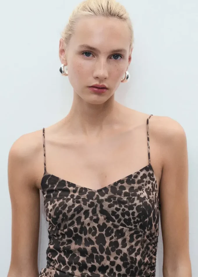 Abito midi con ruches e stampa leopardata Abito midi con ruches e stampa leopardata