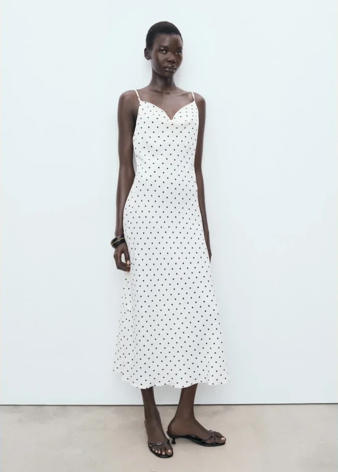 Abito midi con scollo drappeggiato Abito midi con scollo drappeggiato