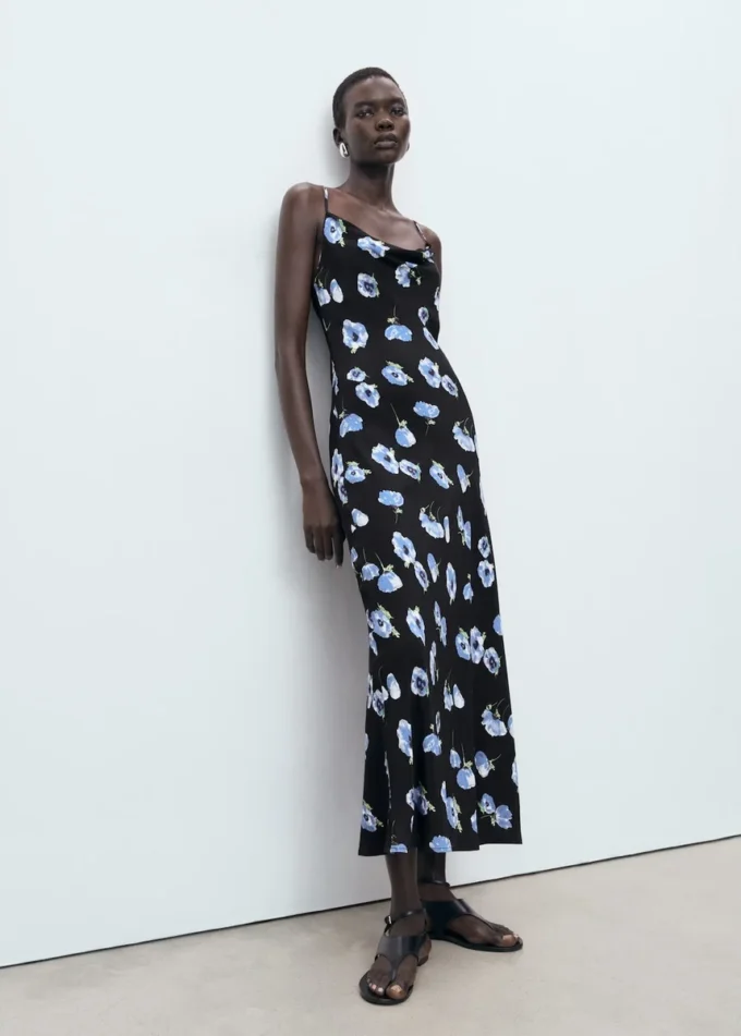 Abito midi con scollo drappeggiato Abito midi con scollo drappeggiato