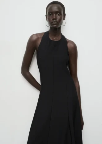 Abito plissettato con scollo all’americana