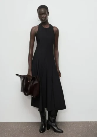 Abito plissettato con scollo all’americana