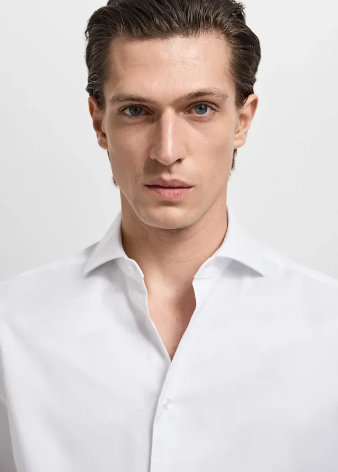 Abito slim fit in tessuto twill con gemelli da camicia Abito slim fit in tessuto twill con gemelli da camicia