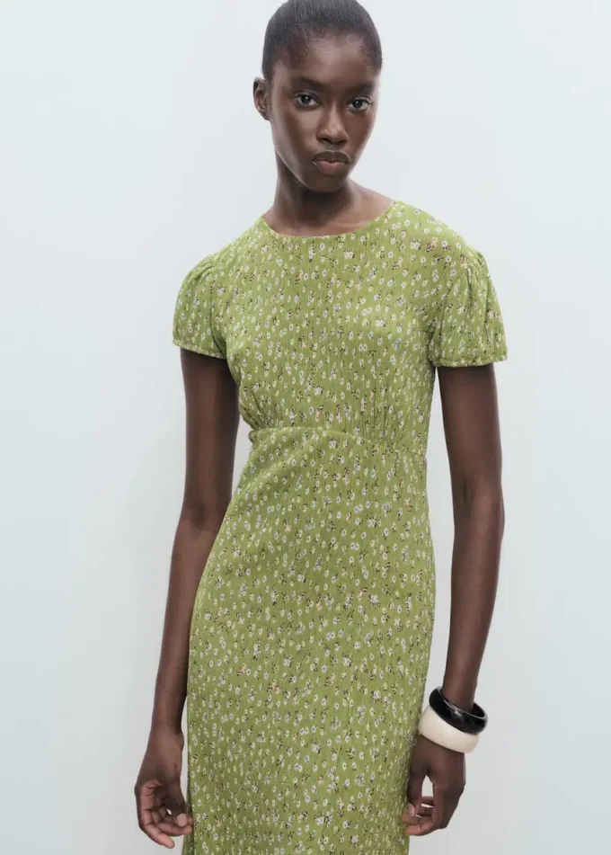 Abito stampato con apertura laterale Abito stampato con apertura laterale