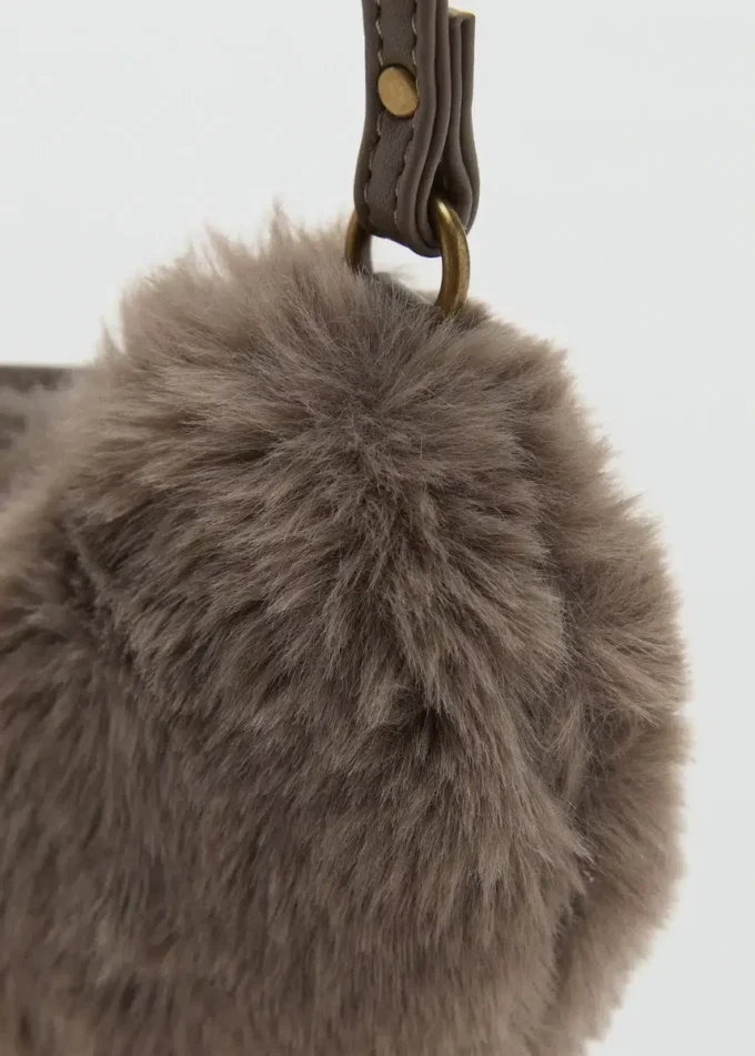 Borsa a forma di cuore in pelliccia sintetica