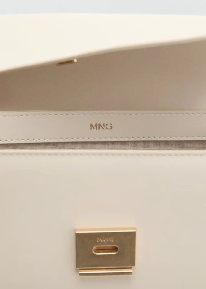 Borsa a tracolla con patta Borsa a tracolla con patta