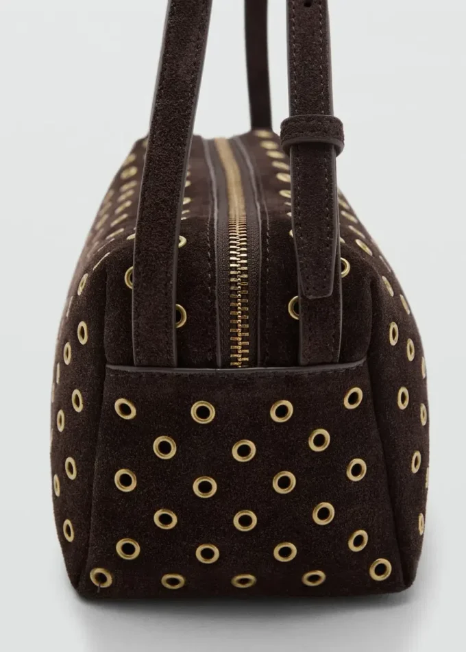 Borsa a tracolla in pelle scamosciata con occhielli Borsa a tracolla in pelle scamosciata con occhielli