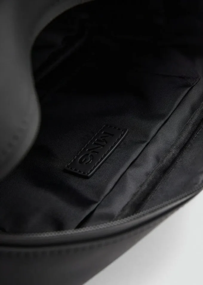 Borsa cosmetica con zip e texture martellata