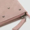 Borsa in pelle con borchie Borsa in pelle con borchie