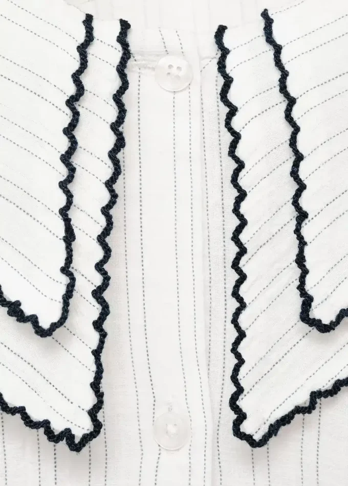 Camicetta a righe con colletto Peter Pan Camicetta a righe con colletto Peter Pan