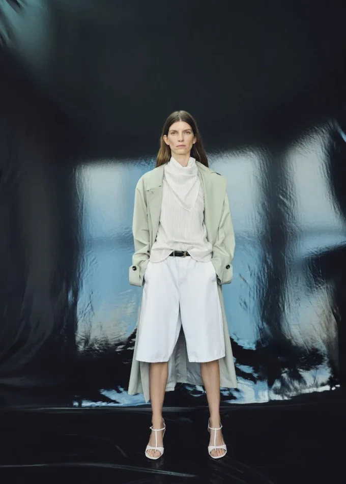 Camicetta a righe con foulard Camicetta a righe con foulard