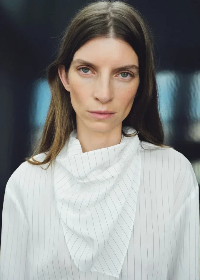 Camicetta a righe con foulard Camicetta a righe con foulard