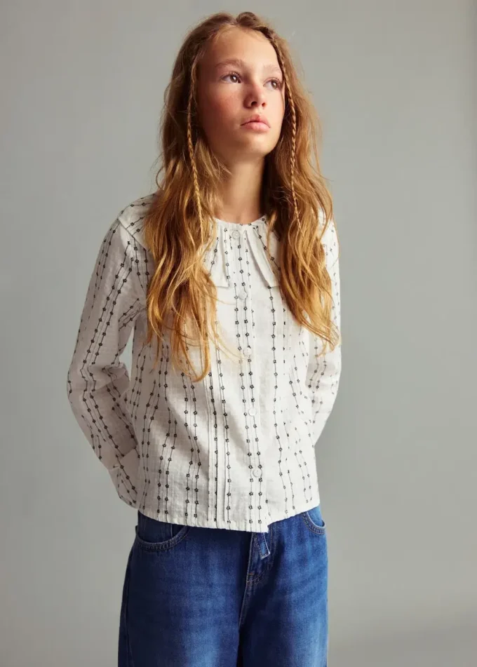 Camicetta con colletto babydoll Camicetta con colletto babydoll