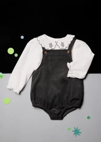 Camicetta con collo babydoll ricamato